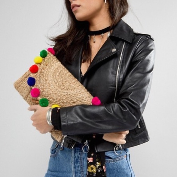America & Beyond Handmade Pom Pom Beach Clutch Bag - Picture 1 of 8